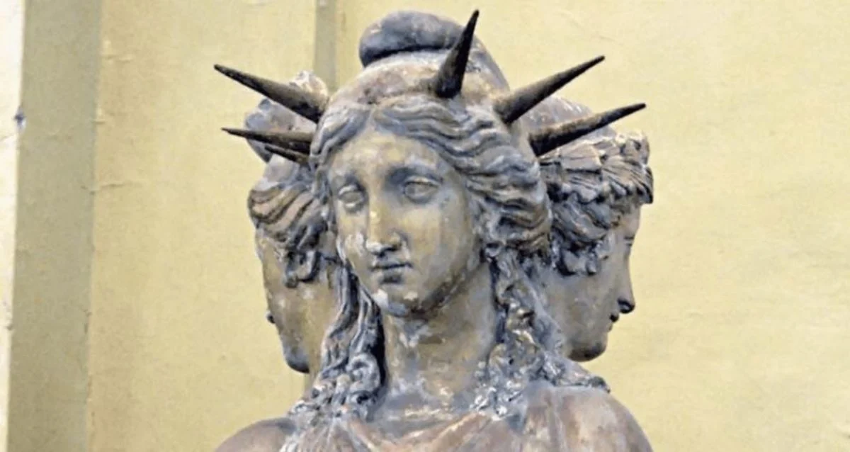 Hecate: Lanet Tabletlerinde Görünen Yunan Tanrıçası ve Cadıların Koruyucu Tanrıçası