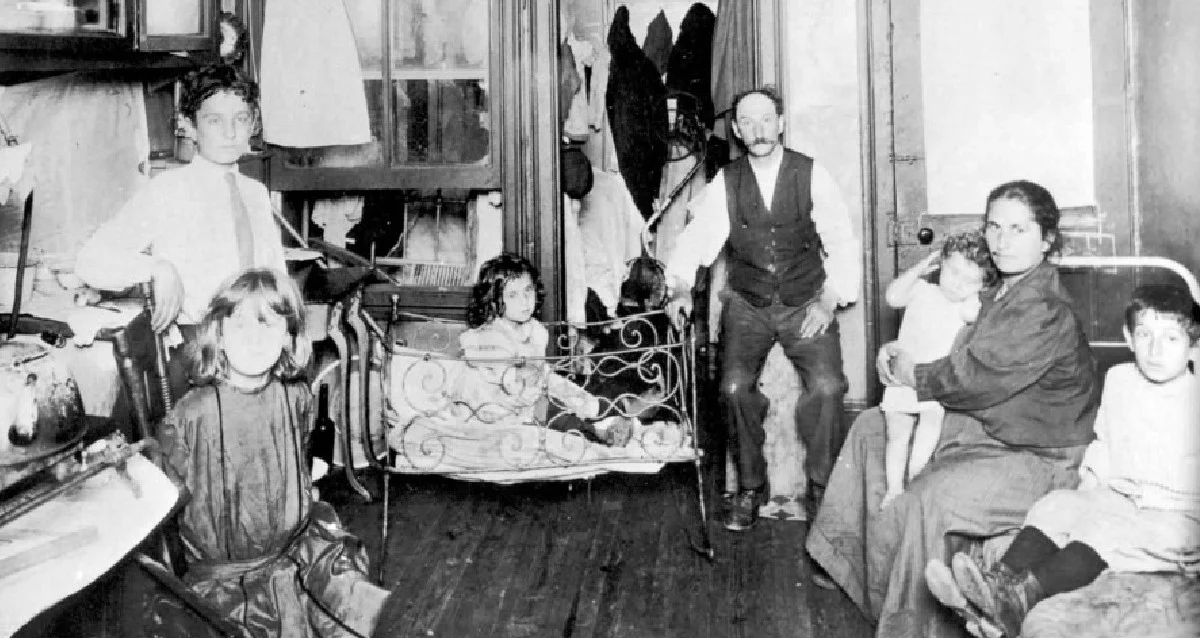 New York'un Gecekondu Tarihi: 20. Yüzyılın Başındaki Yoksul Göçmenler İçin Şehrin Harabe Konutları